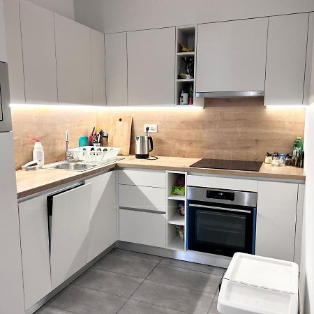 New 2022 Family&Friends Downtown Ac 3Br 2Ba Free Parking Big Balcony Near Metro&Train Station Self Check-In Apt Будапешт Экстерьер фото