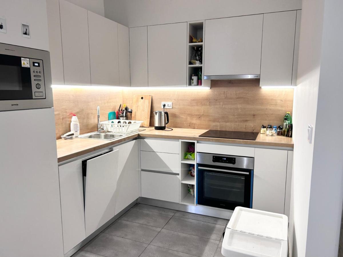 New 2022 Family&Friends Downtown Ac 3Br 2Ba Free Parking Big Balcony Near Metro&Train Station Self Check-In Apt Будапешт Экстерьер фото