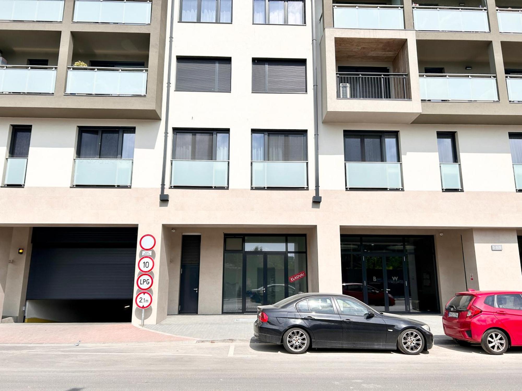 New 2022 Family&Friends Downtown Ac 3Br 2Ba Free Parking Big Balcony Near Metro&Train Station Self Check-In Apt Будапешт Экстерьер фото