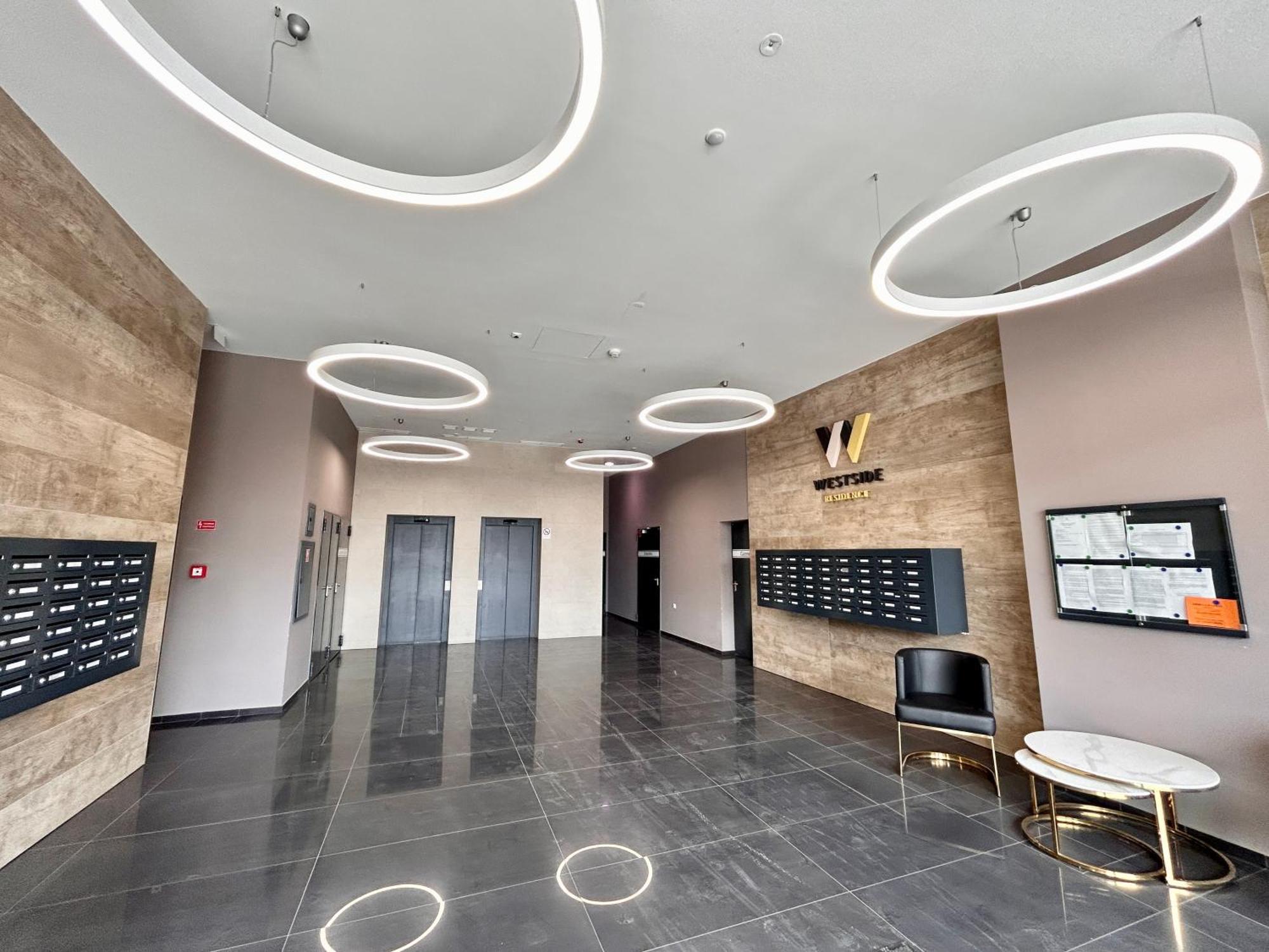 New 2022 Family&Friends Downtown Ac 3Br 2Ba Free Parking Big Balcony Near Metro&Train Station Self Check-In Apt Будапешт Экстерьер фото